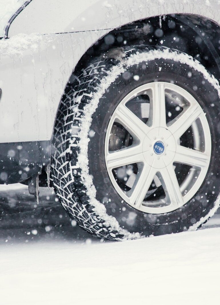 雪道走行の際 スタックしてしまった時はどうすれば良い 後編 自動車自社ローン販売 カーマッチ八王子市片倉店